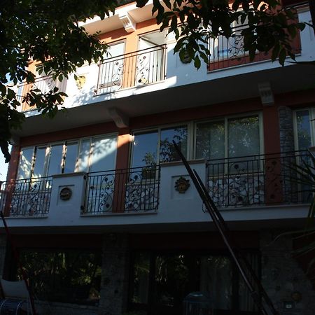 B&B Il Giardino Delle Meraviglie Melito Di Porto Salvo Extérieur photo